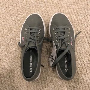 Women’s grey supergas